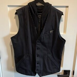 Guess men’s Jacob hooded vest
